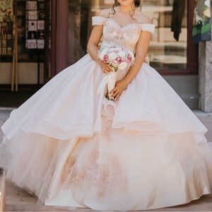 Elegant Off-Shoulder Wedding Dress
